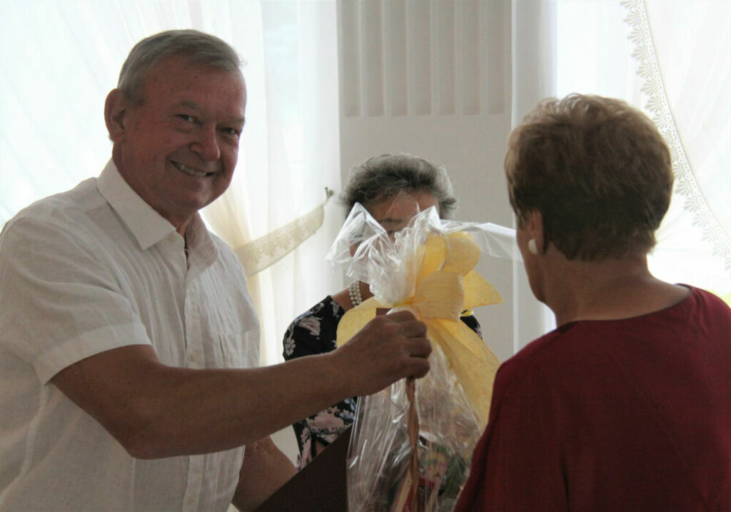 
                                                    40 – lecie Klubu Seniora Jesienna Róża 
                                                