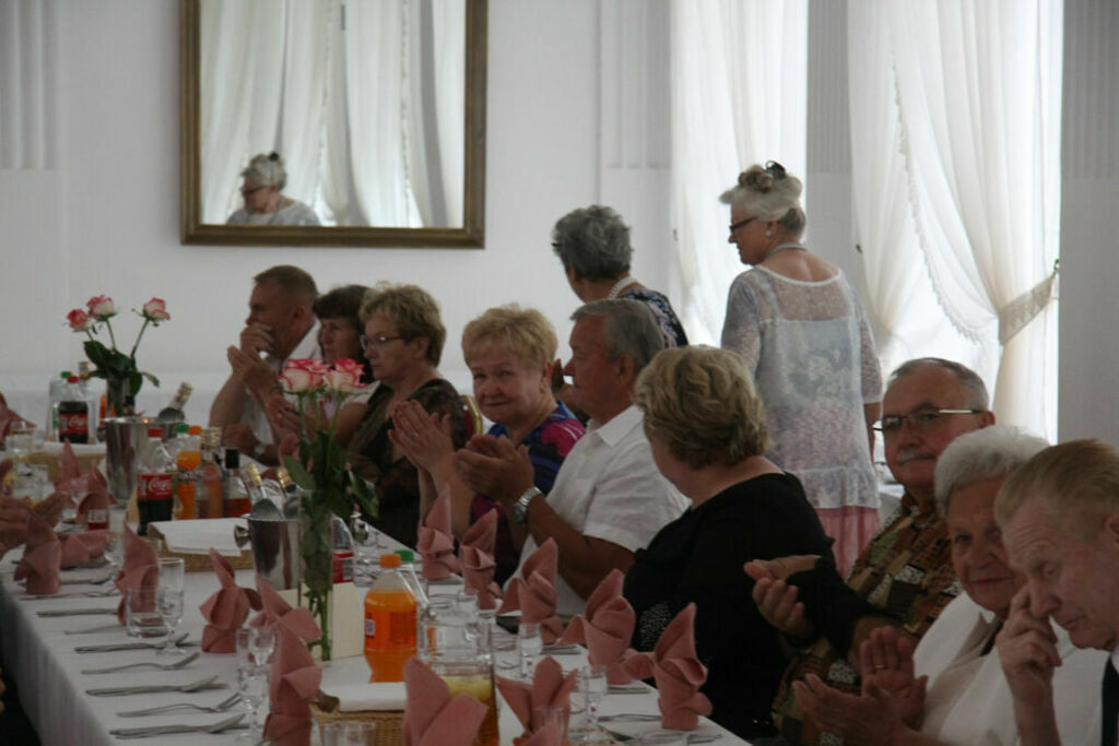 
                                                    40 – lecie Klubu Seniora Jesienna Róża 
                                                