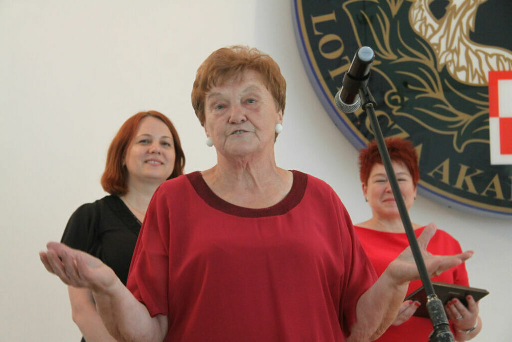 
                                                    40 – lecie Klubu Seniora Jesienna Róża 
                                                
