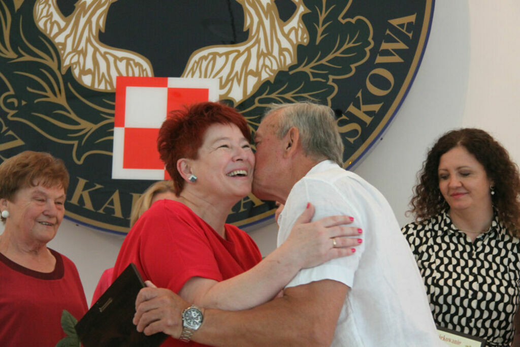 
                                                    40 – lecie Klubu Seniora Jesienna Róża 
                                                