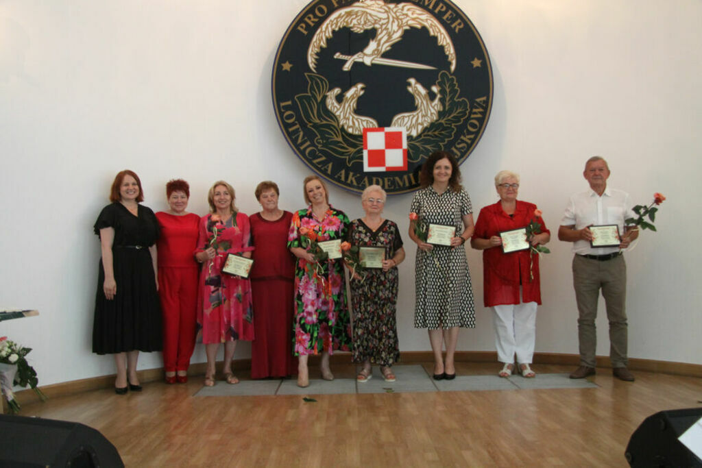 
                                                    40 – lecie Klubu Seniora Jesienna Róża 
                                                