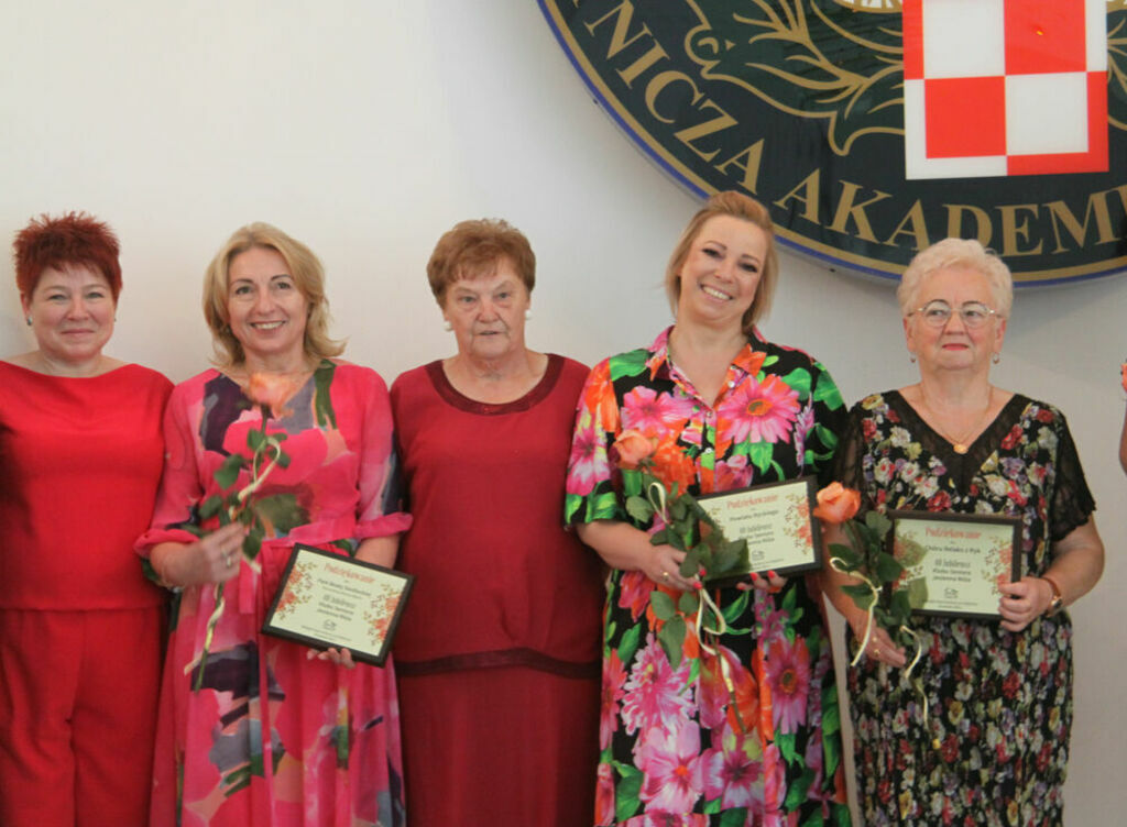 
                                                    40 – lecie Klubu Seniora Jesienna Róża 
                                                