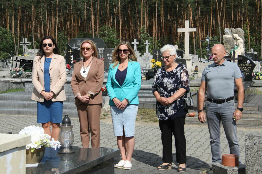 
                                                    Wizyta na miejscach Pamięci Narodowej przed Świętem 15 PP Wilków
                                                