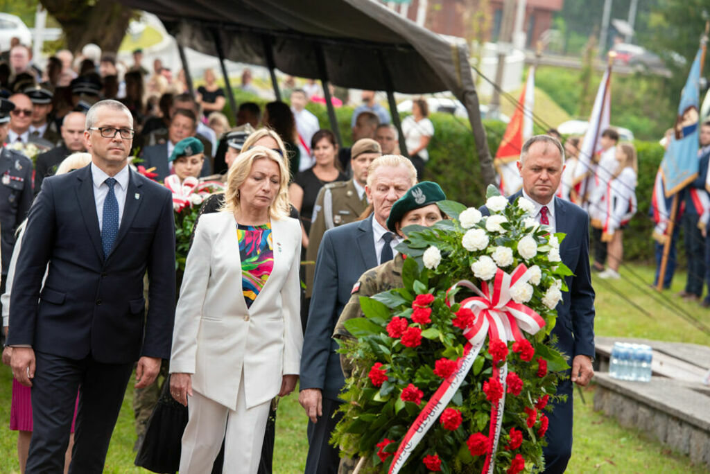 
                                                       Uroczysta Polowa Msza Święta - obchody Św. 15 Pułku Piechoty
                                                