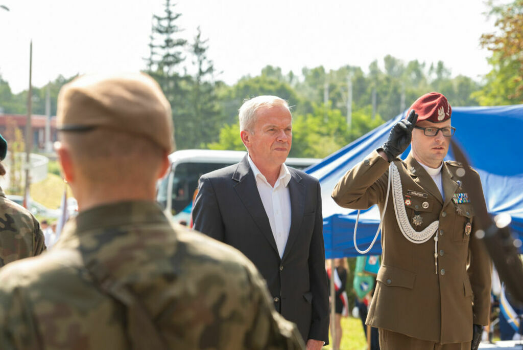 
                                                       Uroczysta Polowa Msza Święta - obchody Św. 15 Pułku Piechoty
                                                