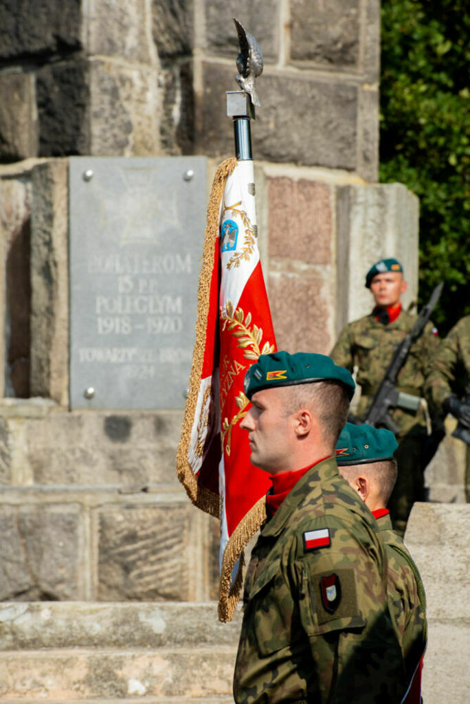 
                                                       Uroczysta Polowa Msza Święta - obchody Św. 15 Pułku Piechoty
                                                