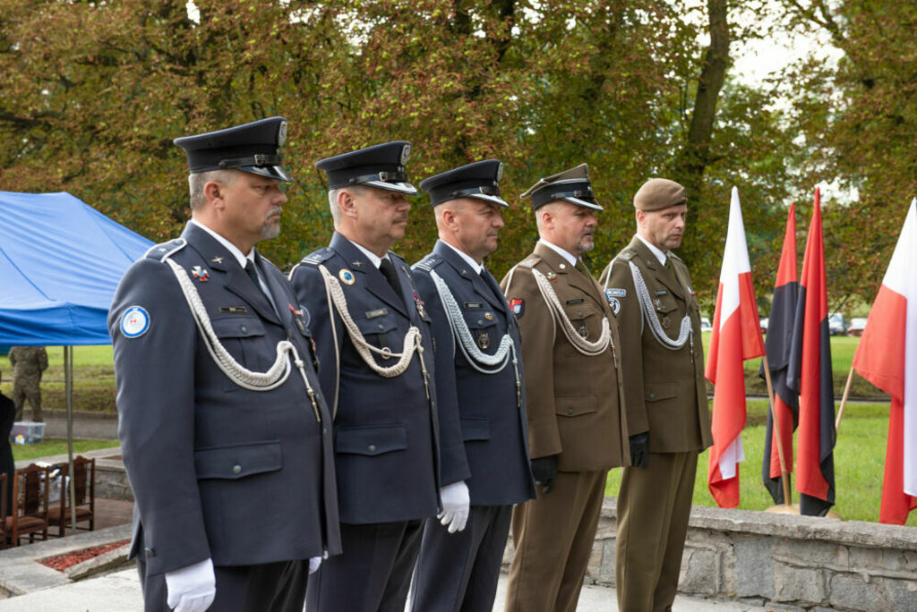 
                                                       Uroczysta Polowa Msza Święta - obchody Św. 15 Pułku Piechoty
                                                