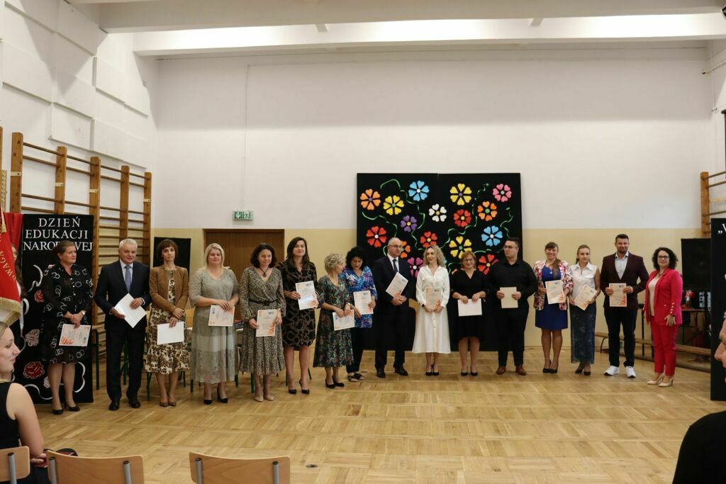 
                                                    Święto Edukacji Narodowej 2023 - nagrody dyrektora - grupa nauczycieli
                                                