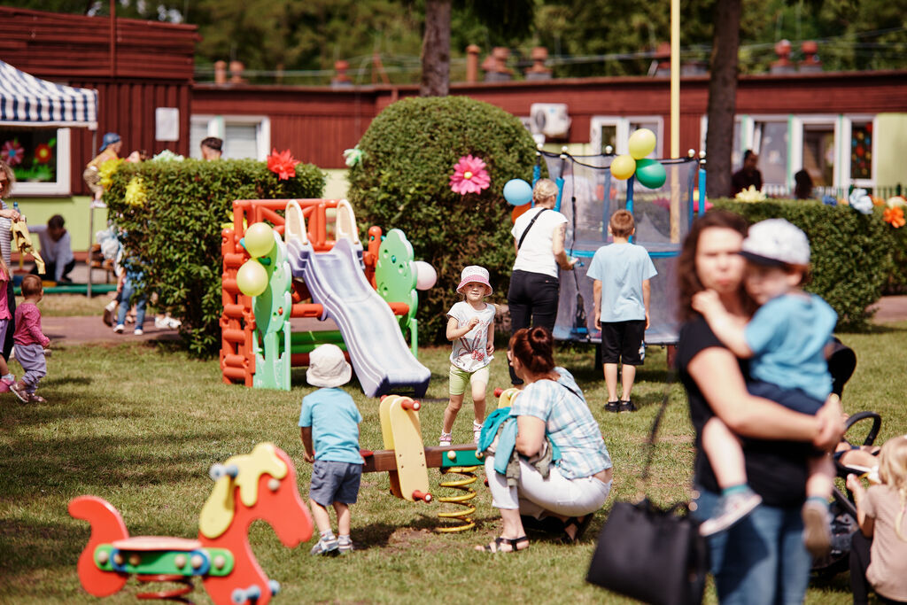 
                                                    Piknik Rodzinny w Miejskim Żłobku w Dęblinie
                                                