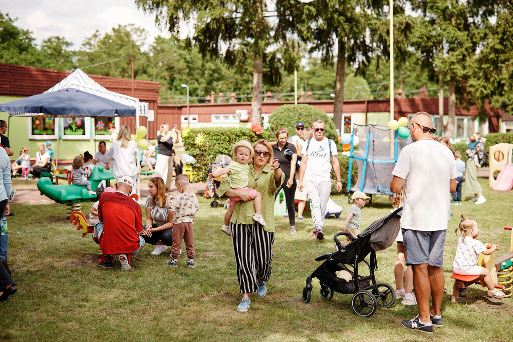 
                                                    Piknik Rodzinny w Miejskim Żłobku w Dęblinie
                                                
