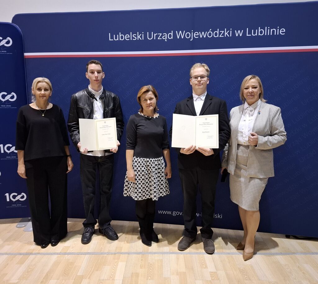 
                                                    KAROL KARPISZ Z KLASY 4 TI ZESPOŁU SZKÓŁ ZAWODOWYCH NR 1 W DĘBINIE WŚRÓD LAUREATÓW STYPENDIUM PREZESA RADY MINISTRÓW
                                                