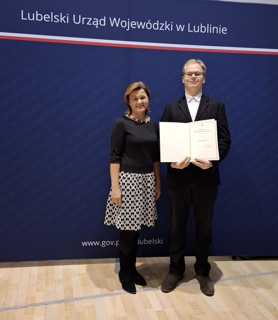 
                                                    KAROL KARPISZ Z KLASY 4 TI ZESPOŁU SZKÓŁ ZAWODOWYCH NR 1 W DĘBINIE WŚRÓD LAUREATÓW STYPENDIUM PREZESA RADY MINISTRÓW
                                                