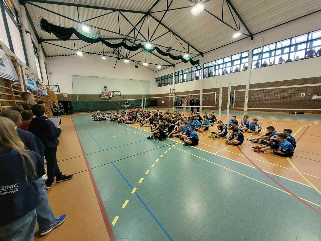 
                                                    MINISIATKÓWKA KINDER+ SPORT „JOY OF MOVING