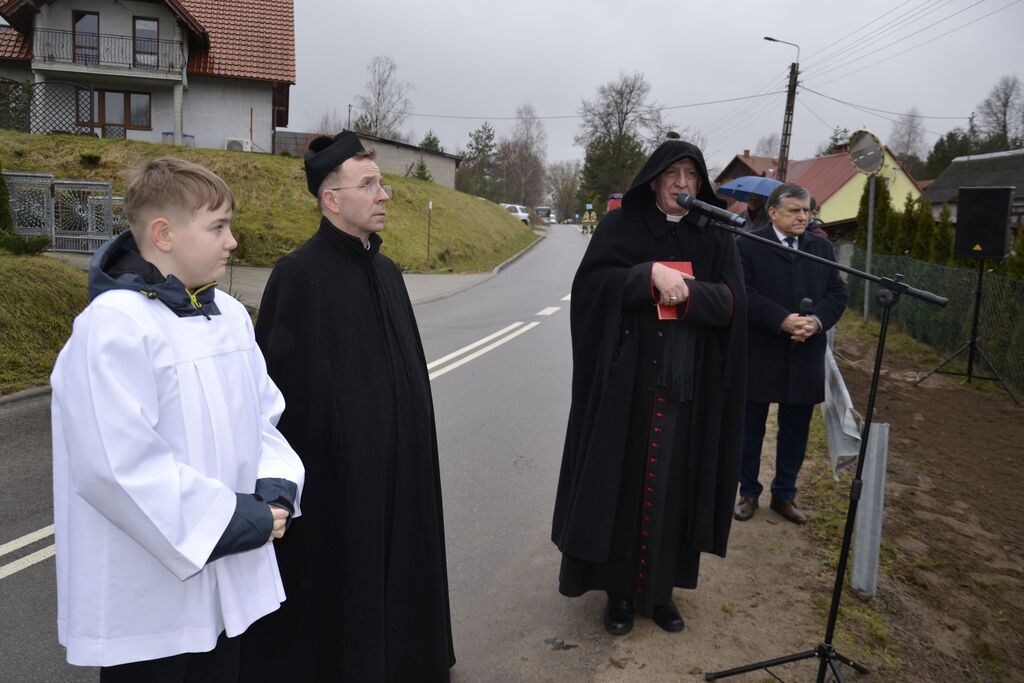 
                                                    Poświęcenie Krzyża w Piechowicach
                                                