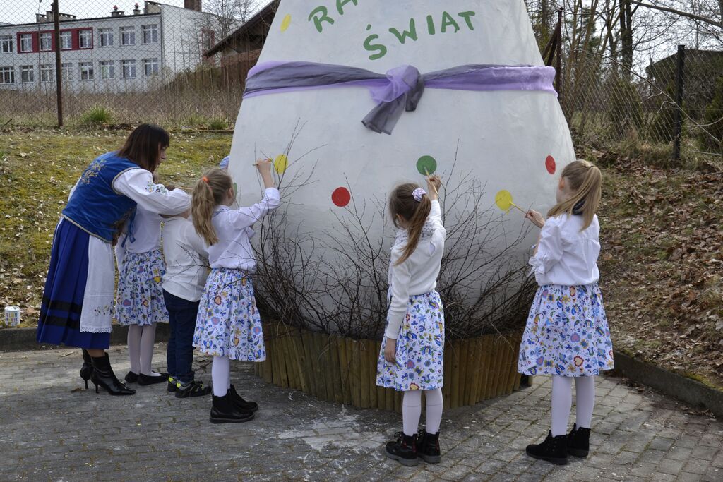 
                                                    Pisanka Wielkanocna - zajęcia artystyczne z dziećmi
                                                