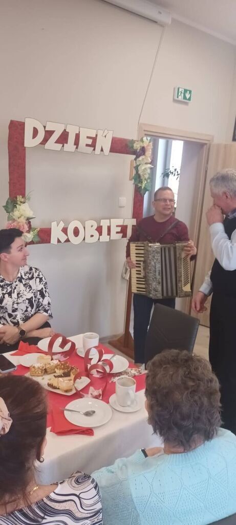  Dzień Kobiet w Środowiskowym Domu Samopomocy w Trzebuniu 