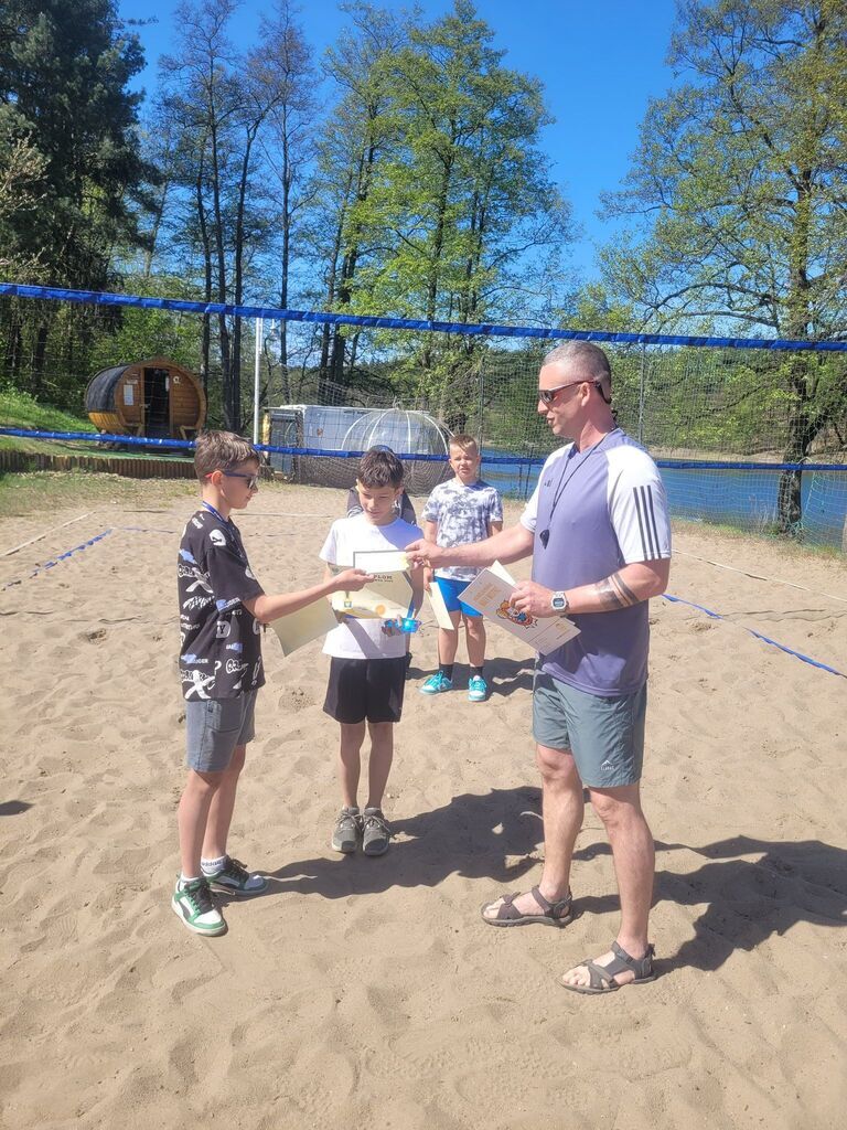 
                                                       🏐 Turniej Siatkówki Plażowej🏐 Kategoria - Klasy IV - VI
                                                