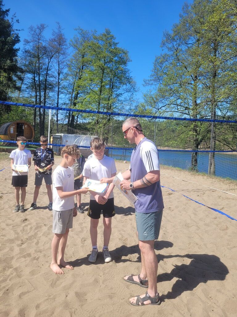 
                                                       🏐 Turniej Siatkówki Plażowej🏐 Kategoria - Klasy IV - VI
                                                