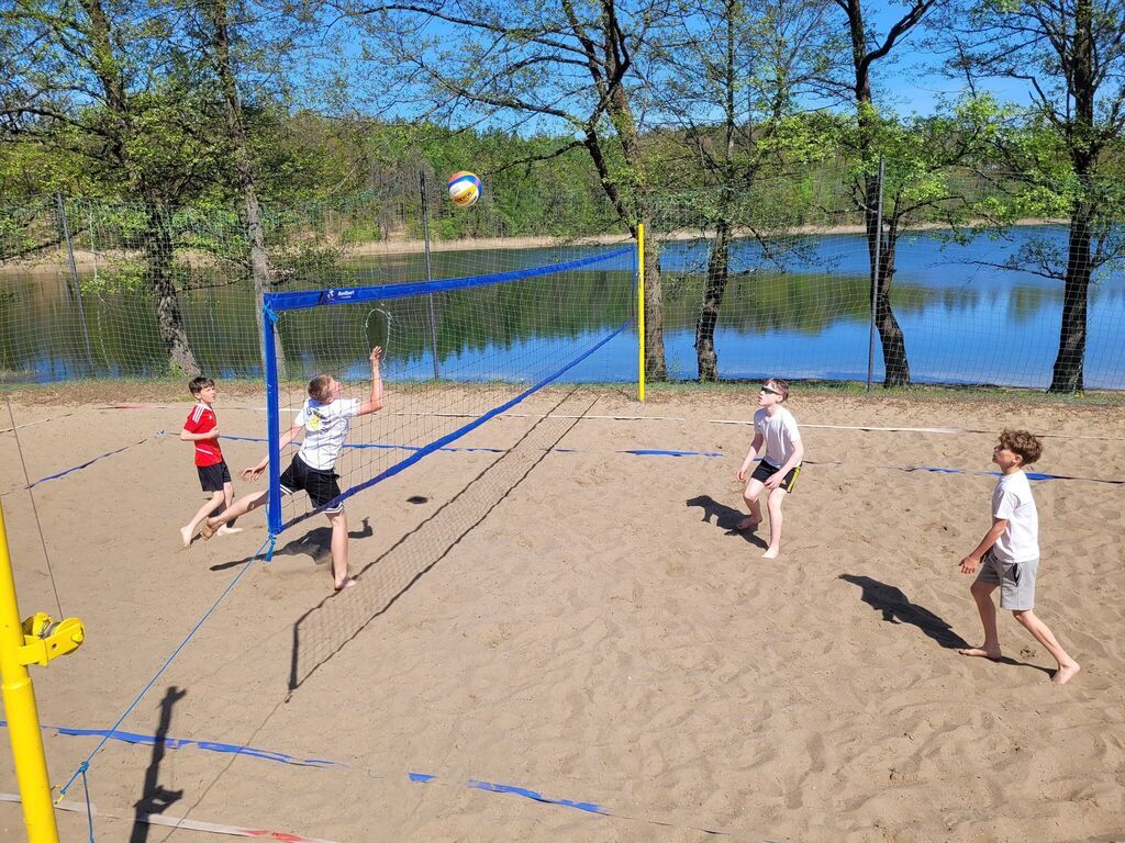 
                                                       🏐 Turniej Siatkówki Plażowej🏐 Kategoria - Klasy IV - VI
                                                