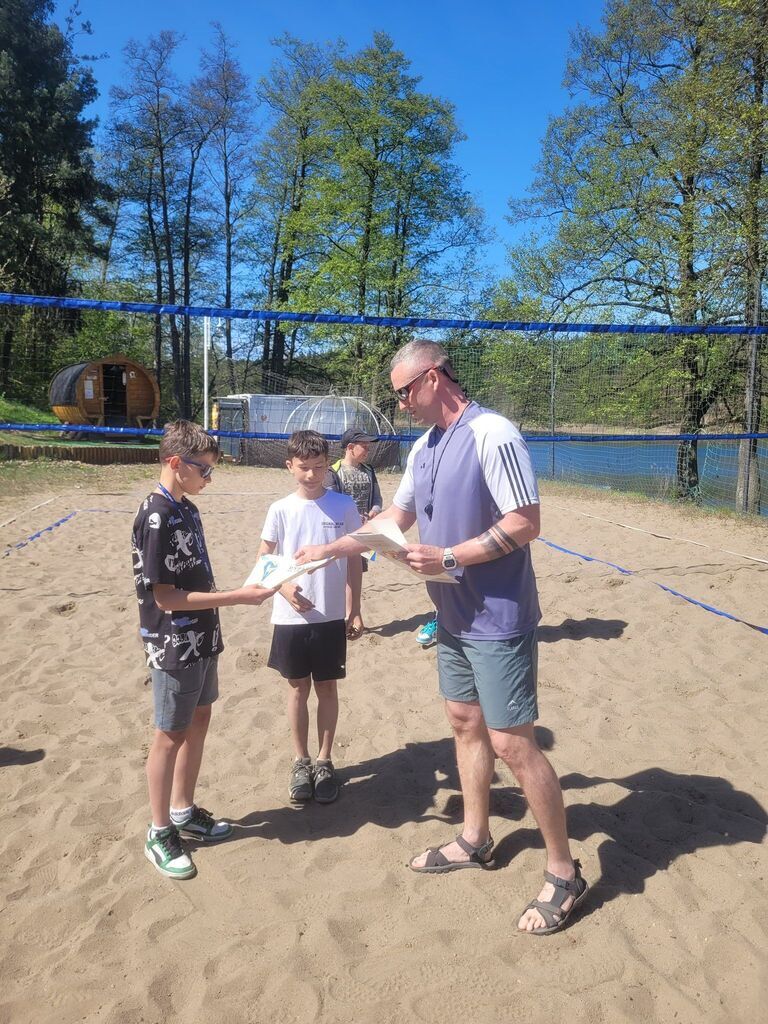 
                                                       🏐 Turniej Siatkówki Plażowej🏐 Kategoria - Klasy IV - VI
                                                