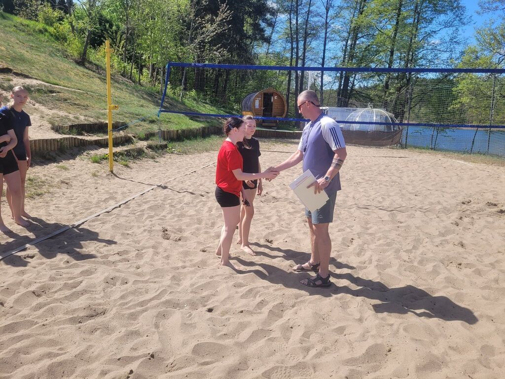 
                                                       🏐Turniej Siatkówki Plażowej🏐 Kategoria - Klasy VII - VII
                                                