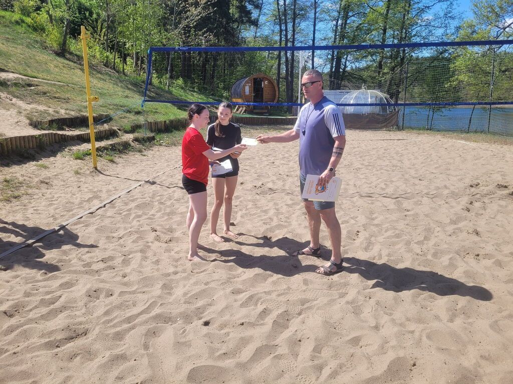 
                                                       🏐Turniej Siatkówki Plażowej🏐 Kategoria - Klasy VII - VII
                                                