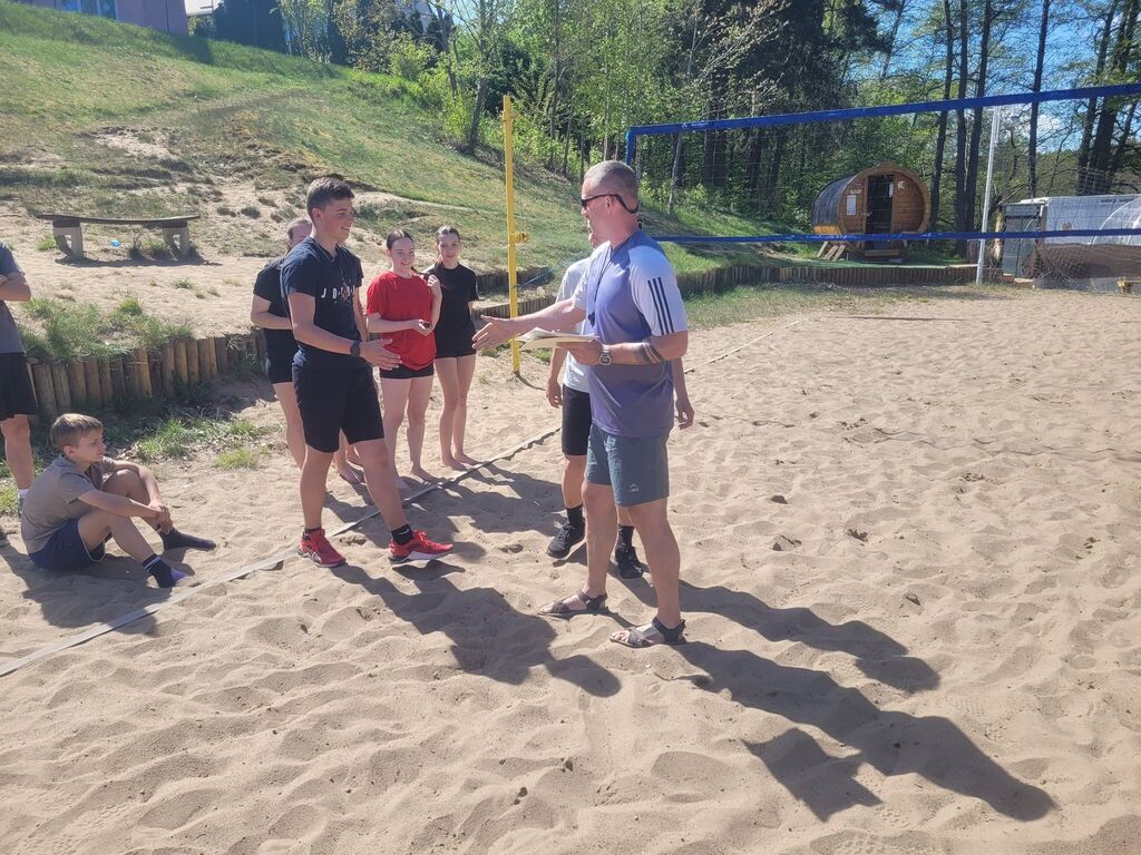
                                                       🏐Turniej Siatkówki Plażowej🏐 Kategoria - Klasy VII - VII
                                                