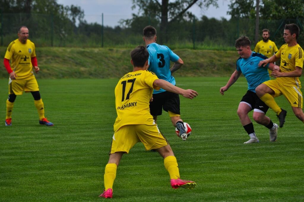 
                                                       KS Mściszewice vs Kaliszanka - Dziemiany 
                                                