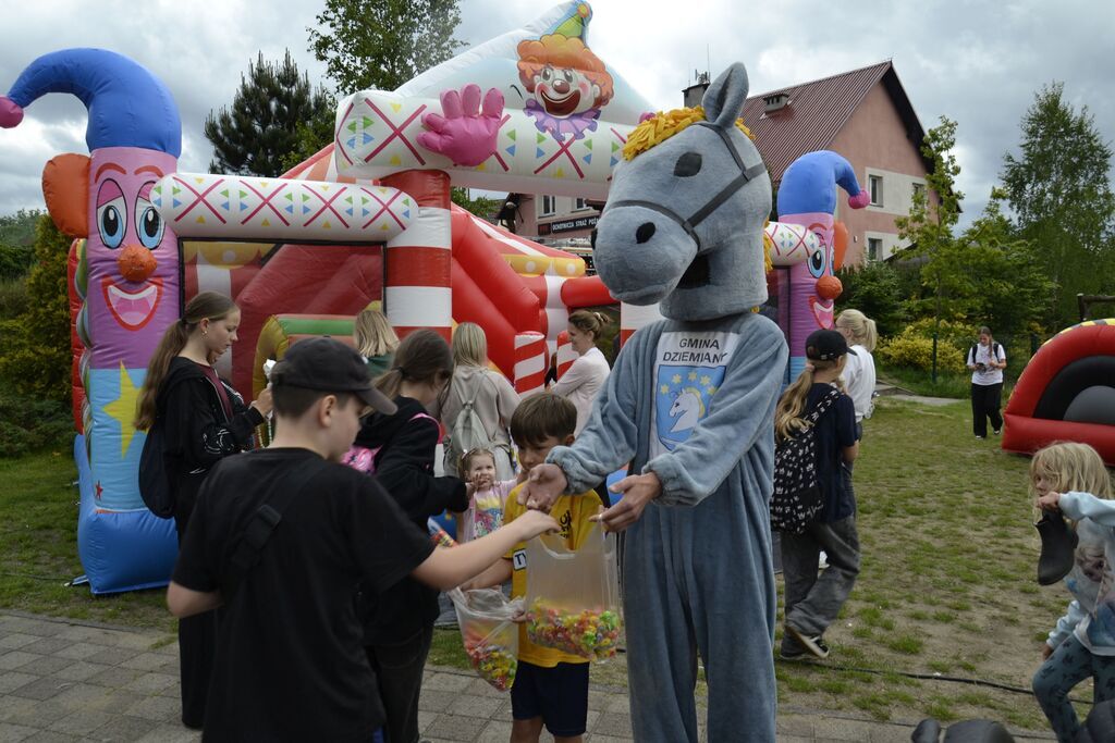 
                                                       Gminne Obchody Dnia Dziecka 
                                                