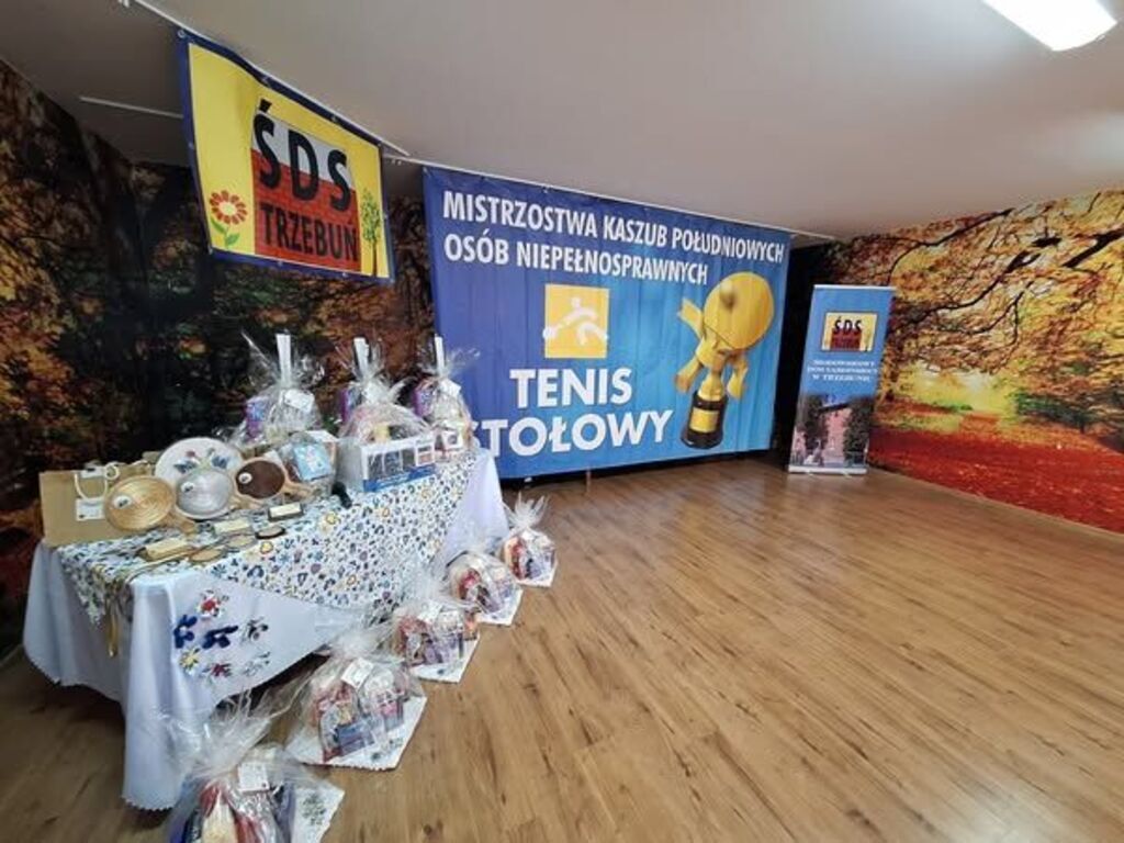 
                                                       Turniej Tenisa Stołowego
                                                