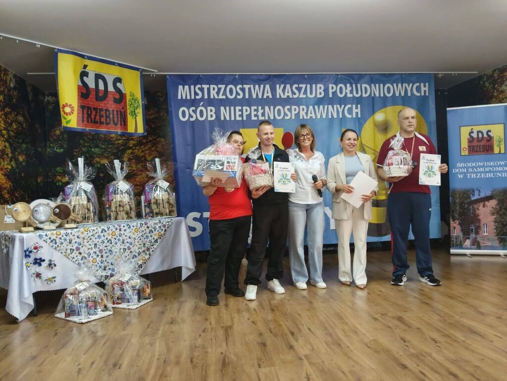 
                                                       Turniej Tenisa Stołowego
                                                