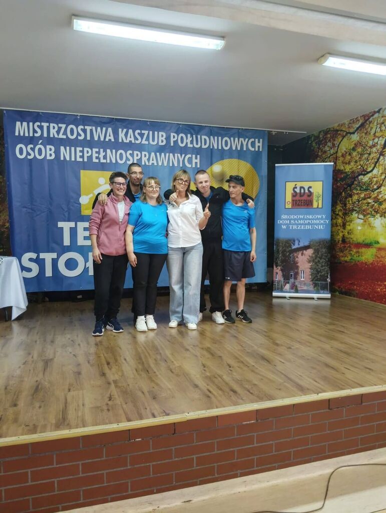 
                                                       Turniej Tenisa Stołowego
                                                