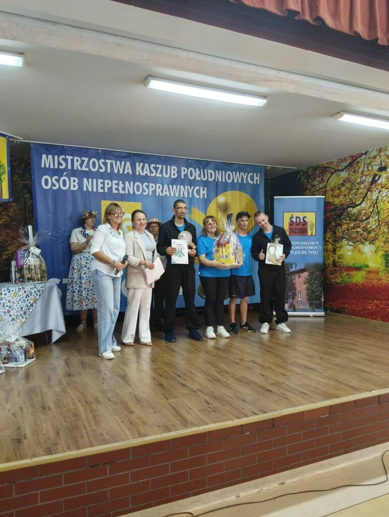
                                                       Turniej Tenisa Stołowego
                                                
