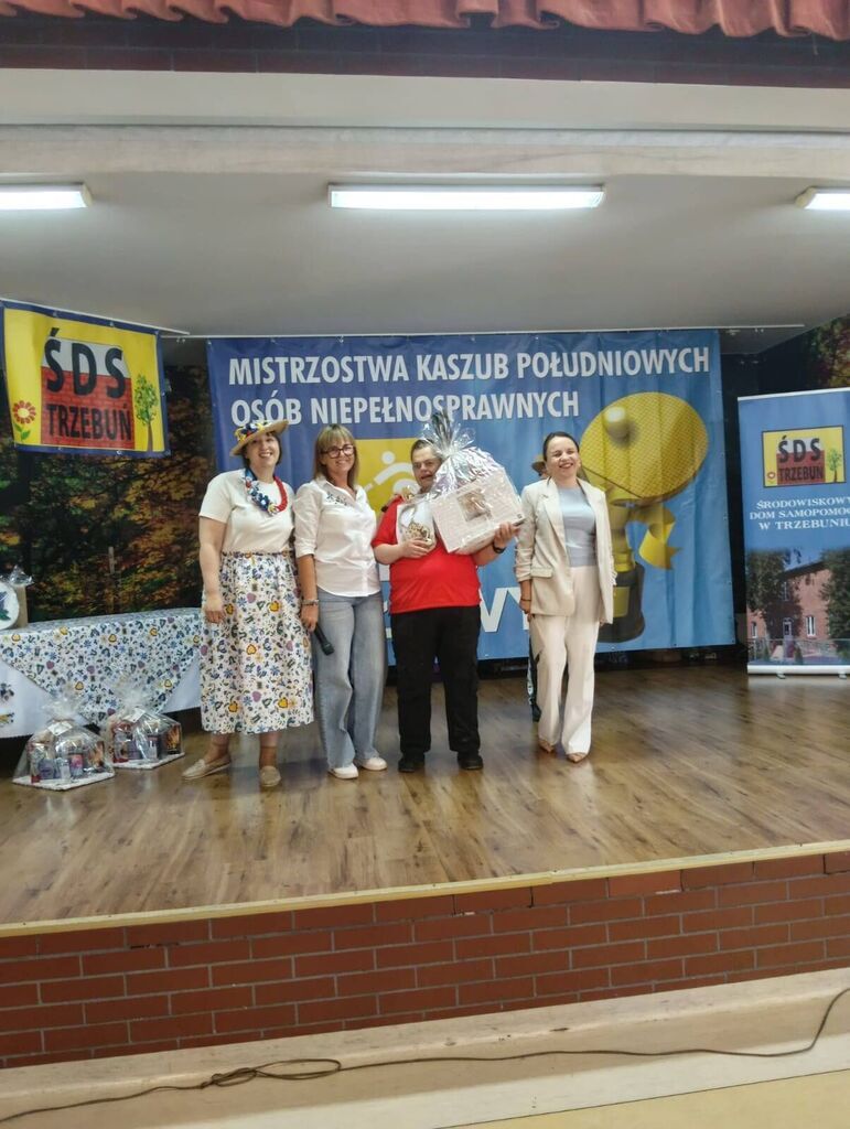 
                                                       Turniej Tenisa Stołowego
                                                