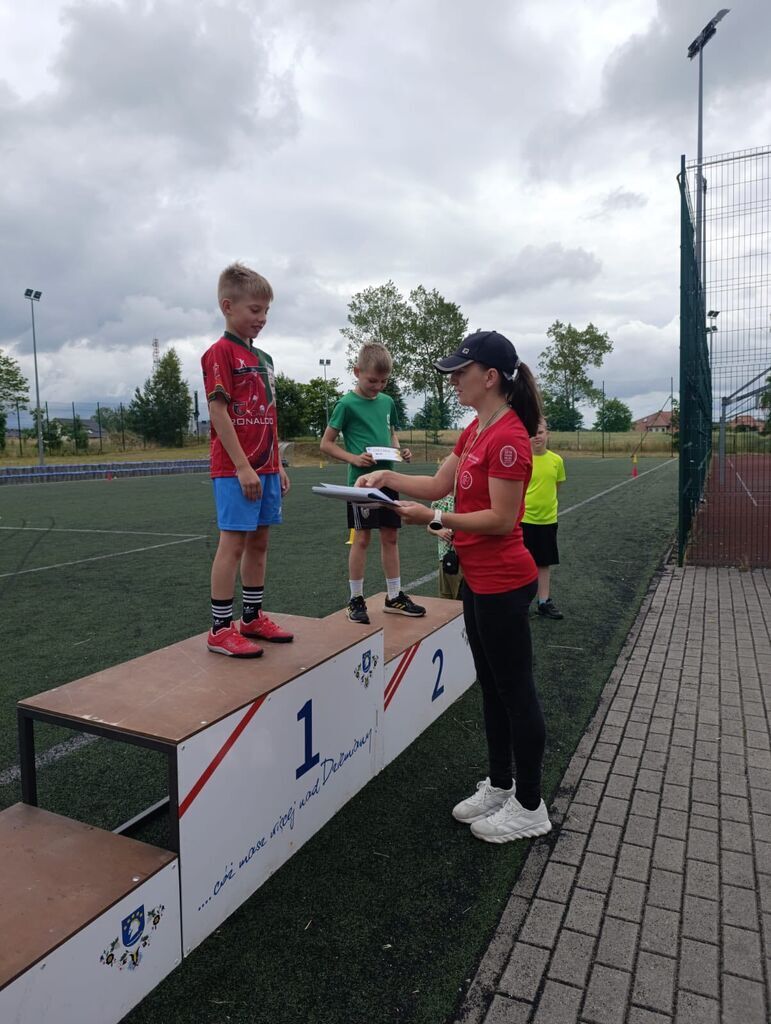 
                                                       🏃‍♀️‍➡️🏃‍♂️‍➡️🏃‍➡️ Konkurencje Lekkoatletyczne 🏃‍➡️🏃‍♂️‍➡️🏃‍♀️‍➡️
                                                