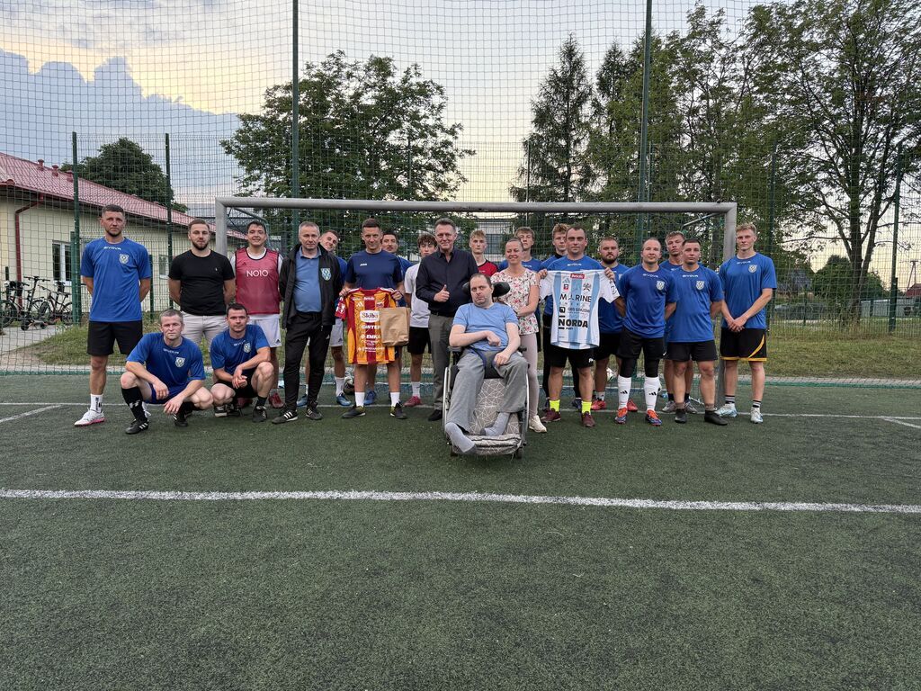 
                                                       I trening sezonu 2025/2026, który poprowadził Pan Mateusz Gliniecki - II trener MKS Chojniczanki Chojnice. 
                                                