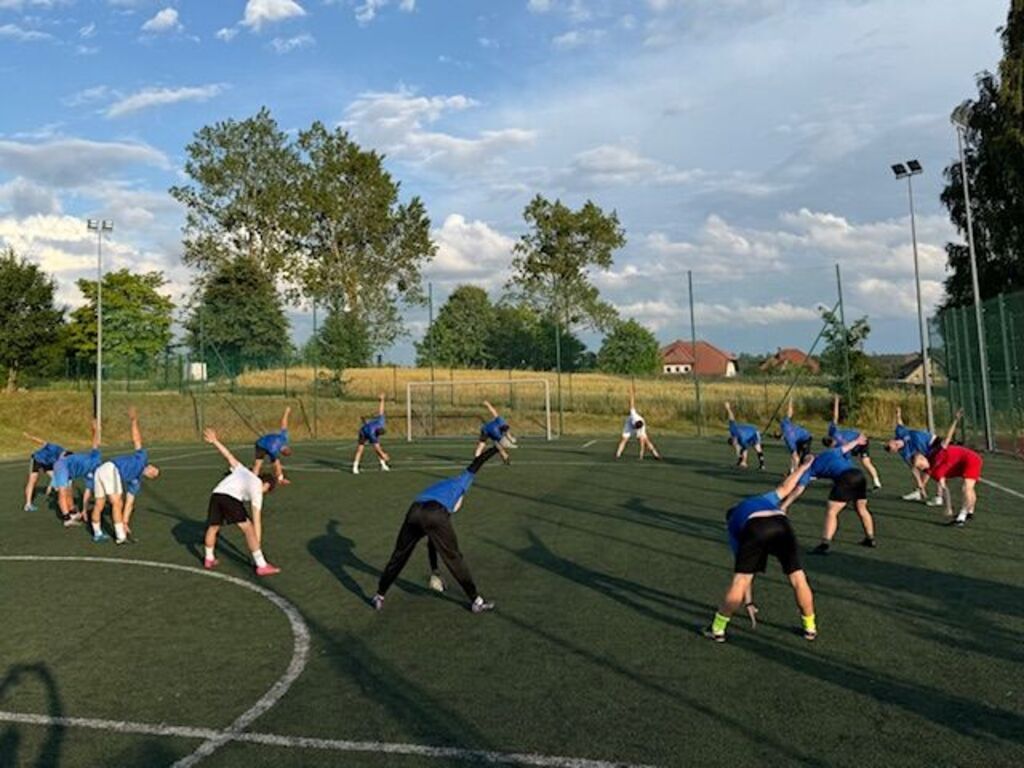 
                                                       I trening sezonu 2025/2026, który poprowadził Pan Mateusz Gliniecki - II trener MKS Chojniczanki Chojnice. 
                                                
