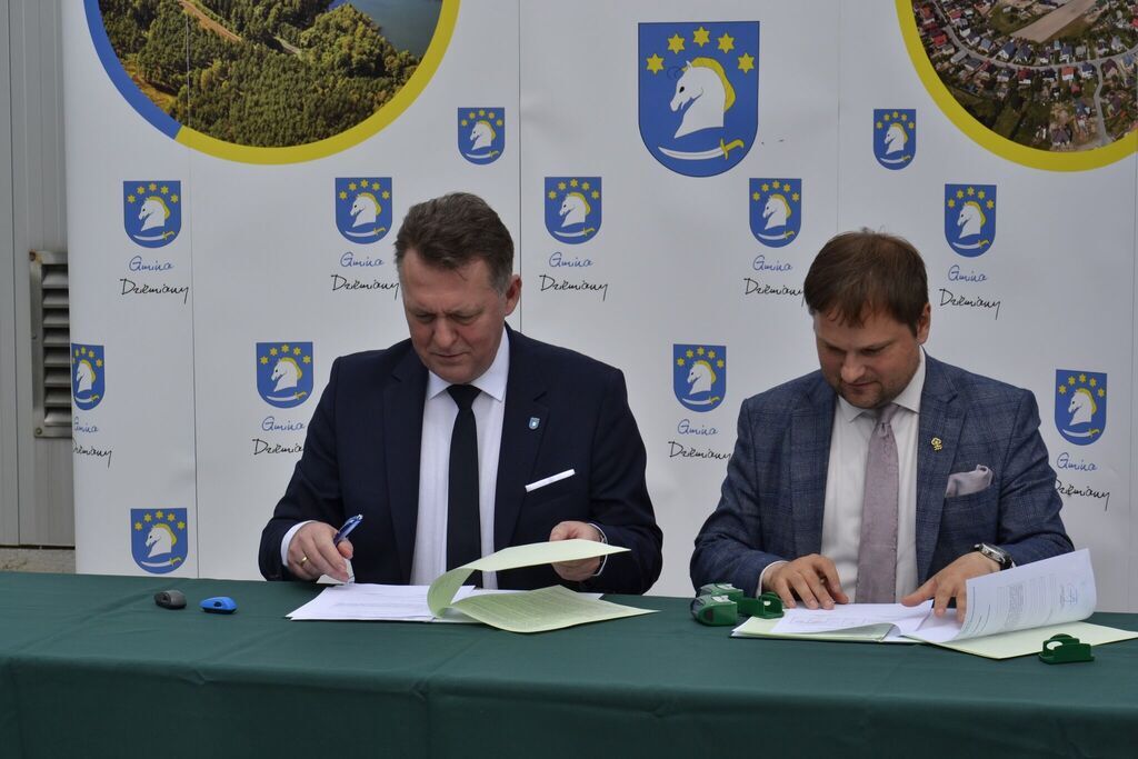
                                                       Podpisanie umowy na dofinansowanie przygotowania dokumentacji technicznej dla modernizacji oczyszczalni ścieków w Parowej.
                                                