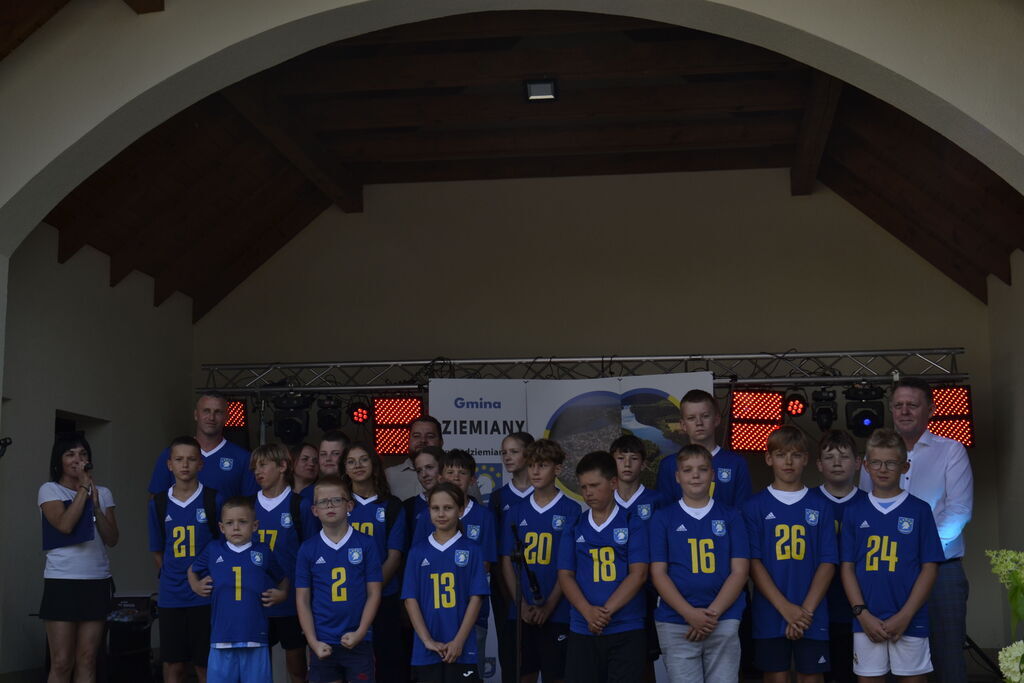 
                                                       🎉💙Za nami Dni Dziemian 2025 – dwa dni pełne muzyki, zabawy i wspólnego świętowania w sercu naszej gminy.🎶
                                                