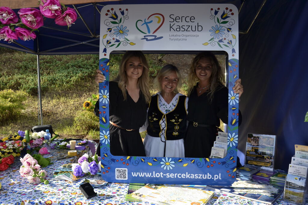 
                                                       🎉💙Za nami Dni Dziemian 2025 – dwa dni pełne muzyki, zabawy i wspólnego świętowania w sercu naszej gminy.🎶
                                                