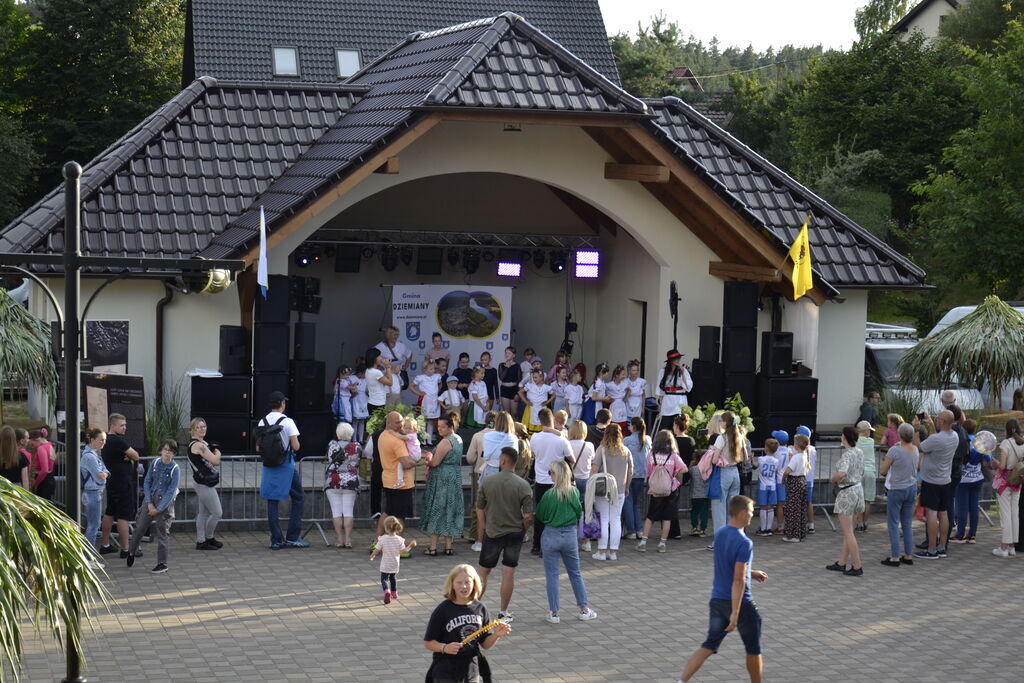 
                                                       🎉💙Za nami Dni Dziemian 2025 – dwa dni pełne muzyki, zabawy i wspólnego świętowania w sercu naszej gminy.🎶
                                                