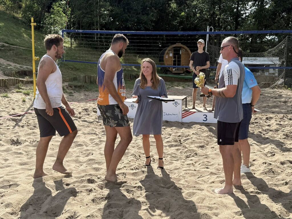 
                                                         Turniej Siatkówki Plażowej Kat. 16+  
                                                