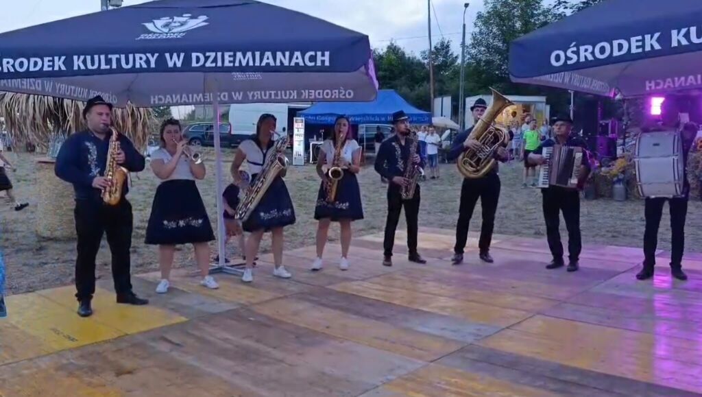 
                                                       🌾✨ Dożynki Gminno-Parafialne w Piechowicach ✨🌾
                                                