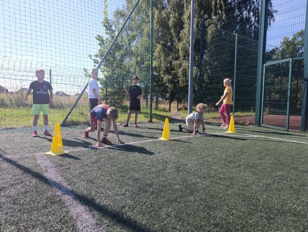 
                                                       🏃‍➡️🏆Konkurencje Lekkoatletyczne 🏆🏃‍♀️‍➡️
                                                