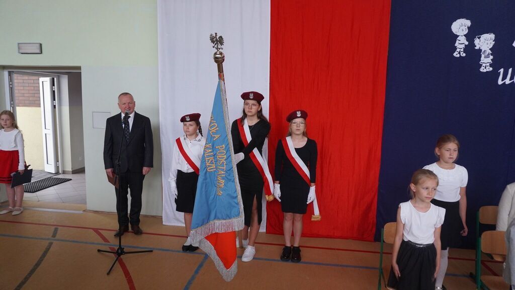
                                                       Uroczyście rozpoczęliśmy nowy rok szkolny.
                                                