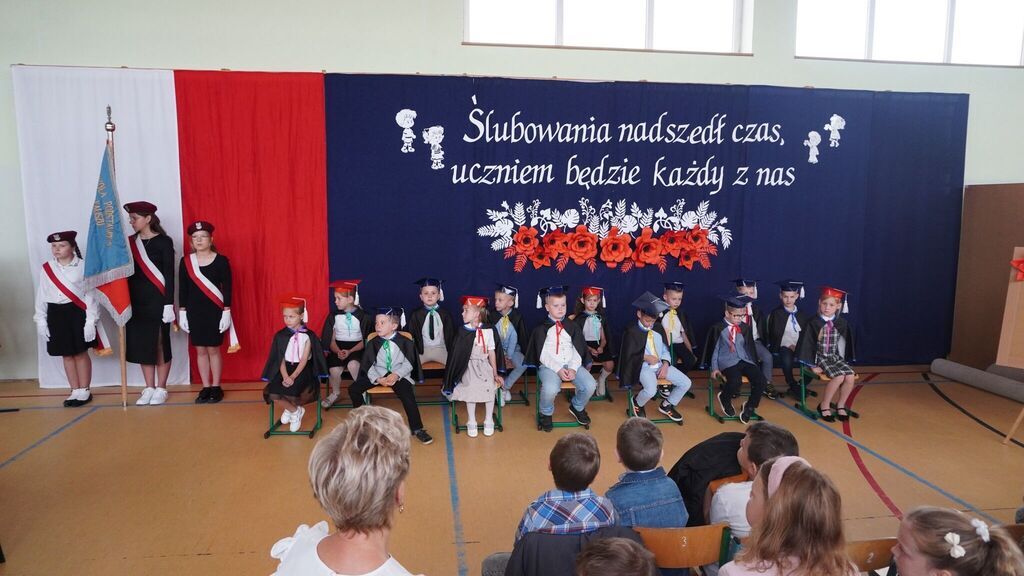 Uroczyście rozpoczęliśmy nowy rok szkolny.