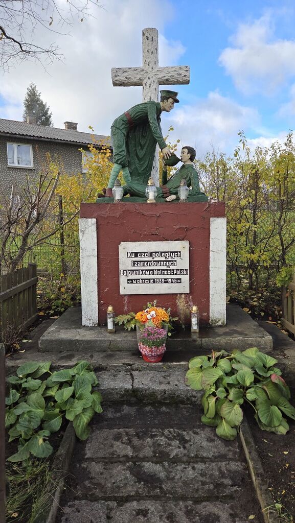 
                                                       Pamiętamy o mogiłach.
                                                