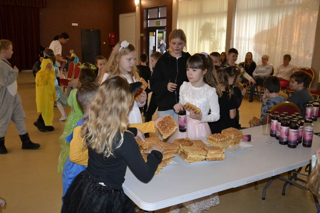 
                                                    Bal przebierańców - Fotorelacja
                                                