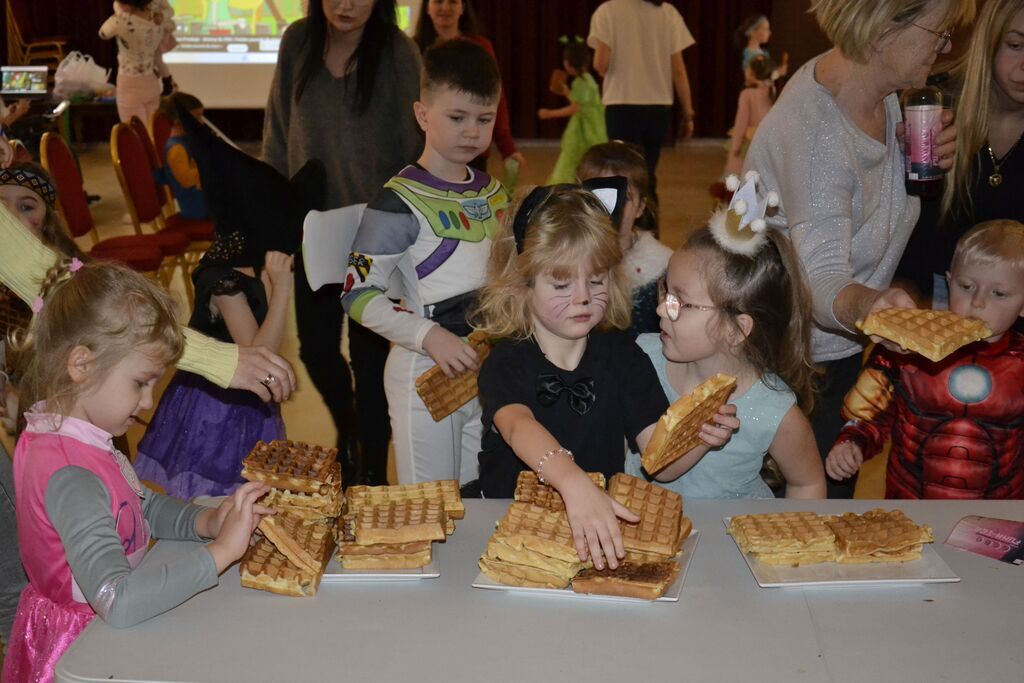 
                                                    Bal przebierańców - Fotorelacja
                                                