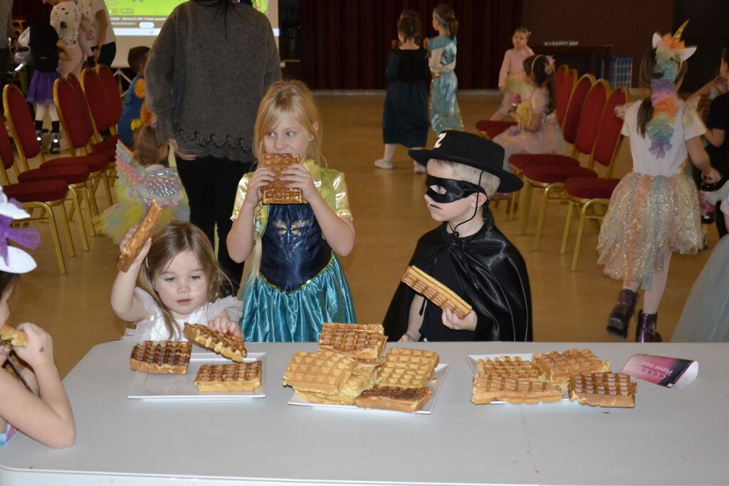 
                                                    Bal przebierańców - Fotorelacja
                                                